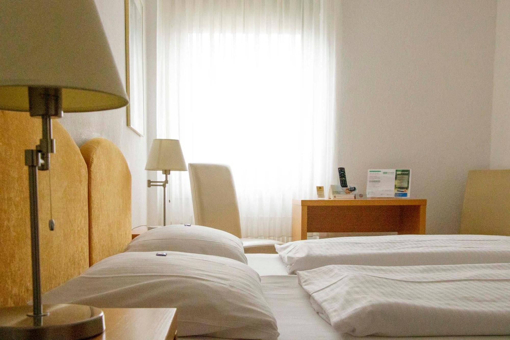 Weinhaus Selmigkeit Hotel บิงเงนอัมไรน์ ภายนอก รูปภาพ