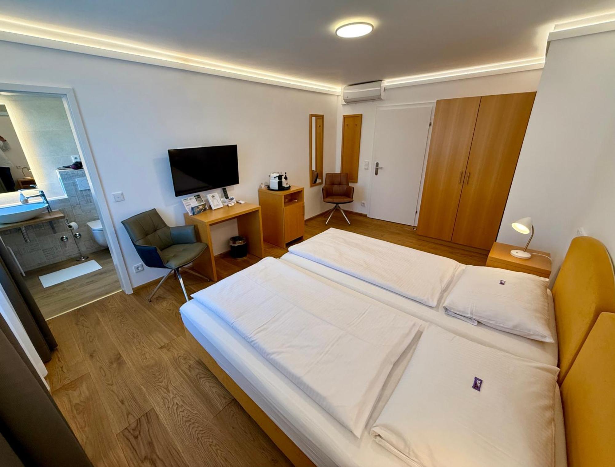 Weinhaus Selmigkeit Hotel บิงเงนอัมไรน์ ภายนอก รูปภาพ